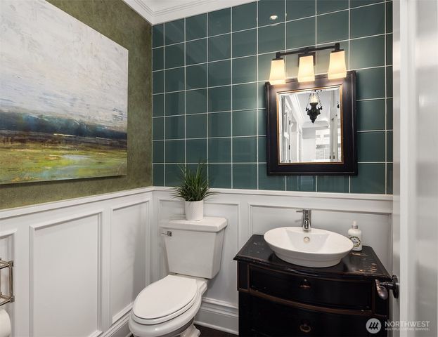 7020 92nd Avenue SE, Mercer Island, WA 98040