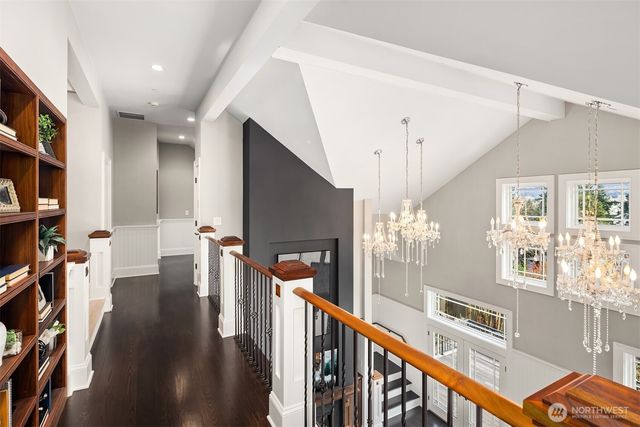 7020 92nd Avenue SE, Mercer Island, WA 98040