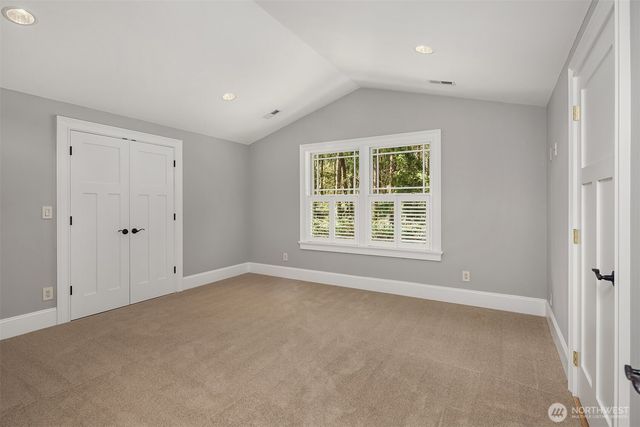 7020 92nd Avenue SE, Mercer Island, WA 98040