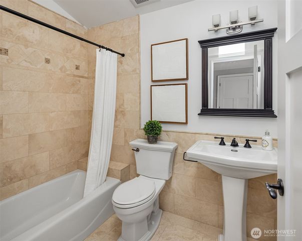 7020 92nd Avenue SE, Mercer Island, WA 98040