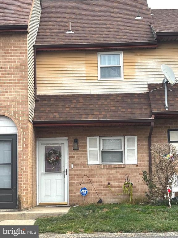 Image 2 of property listing at 243 LA CASCATA TNHS, Clementon, NJ 08021