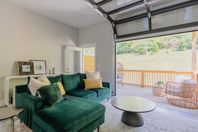 185 Stonecrest Dr, Nashville, TN 37209