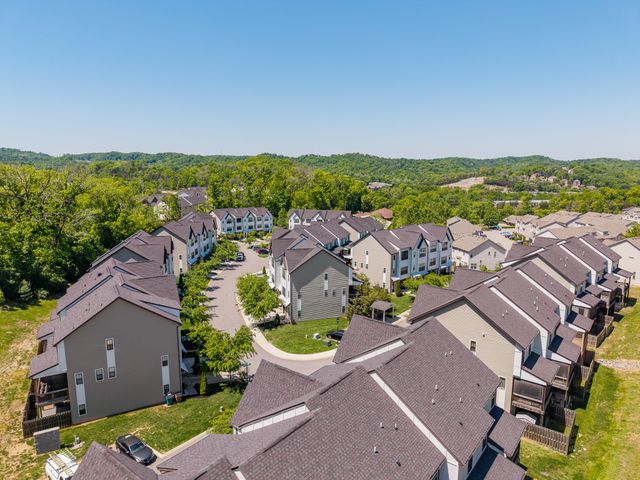 185 Stonecrest Dr, Nashville, TN 37209