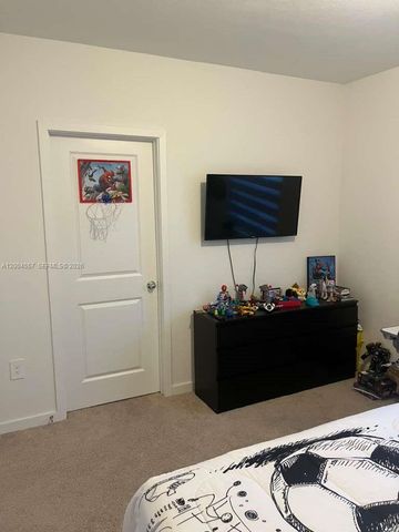 1431 NE 3rd Ave, Florida City, FL 33034