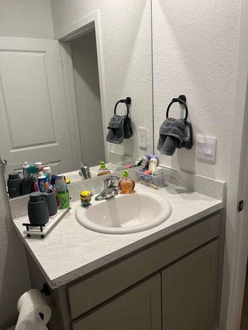 1431 NE 3rd Ave, Florida City, FL 33034