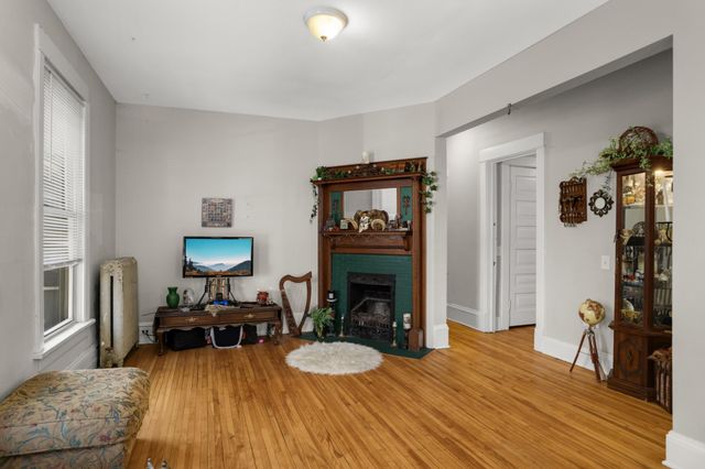 810 6th Street SE, Minneapolis, MN 55414