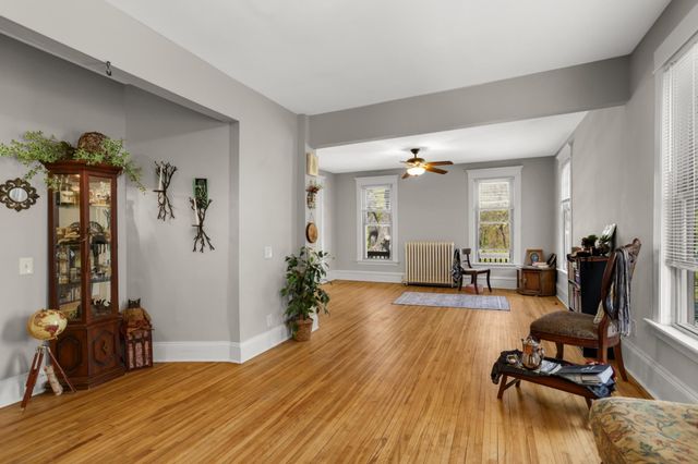 810 6th Street SE, Minneapolis, MN 55414
