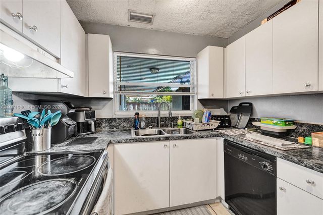 7570 Johnson St, Hollywood, FL 33024