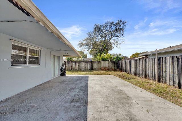 7570 Johnson St, Hollywood, FL 33024