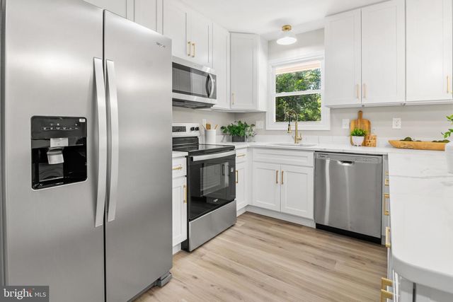 994 HILLENDALE DR, Annapolis, MD 21409