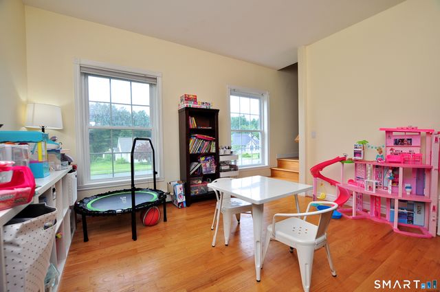 34 Chippenwood Lane, Bristol, CT 06010