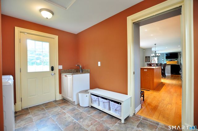 34 Chippenwood Lane, Bristol, CT 06010