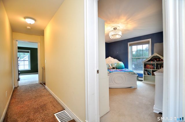 34 Chippenwood Lane, Bristol, CT 06010