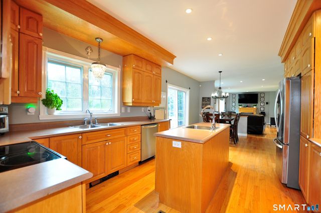 34 Chippenwood Lane, Bristol, CT 06010