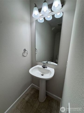 3155 Walker Rd, Dupont, WA 98327