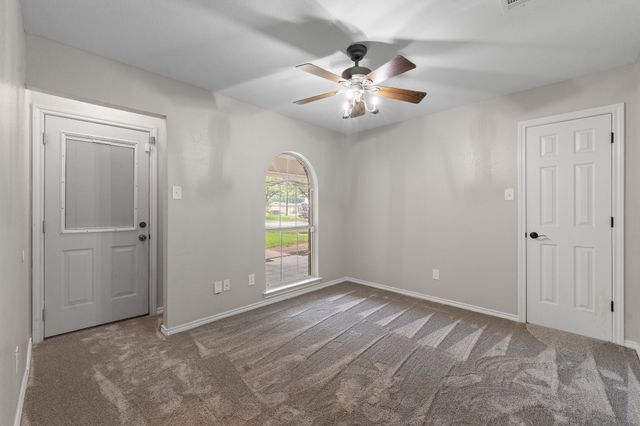 639 S Rough Creek Court, Granbury, TX 76048