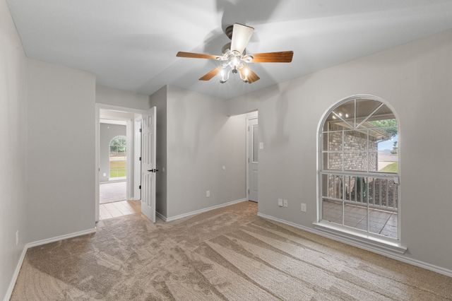 639 S Rough Creek Court, Granbury, TX 76048
