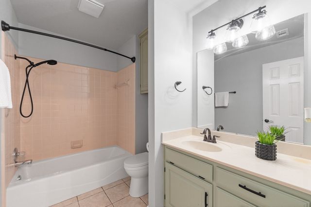 639 S Rough Creek Court, Granbury, TX 76048
