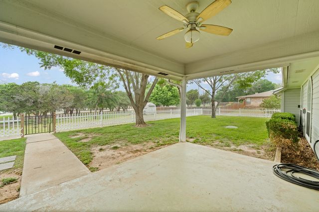 639 S Rough Creek Court, Granbury, TX 76048