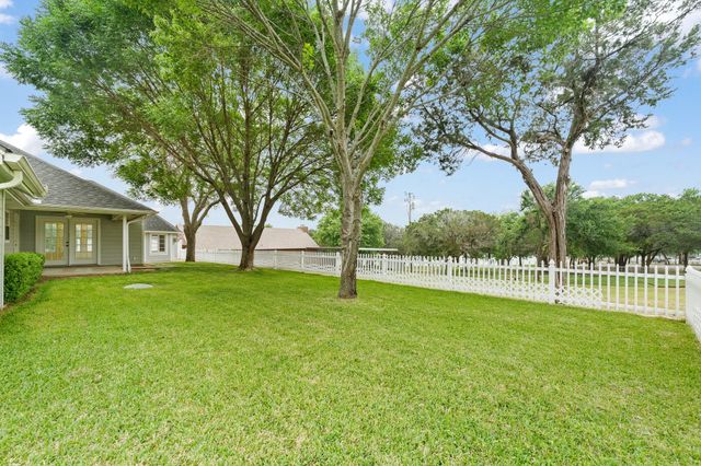 639 S Rough Creek Court, Granbury, TX 76048