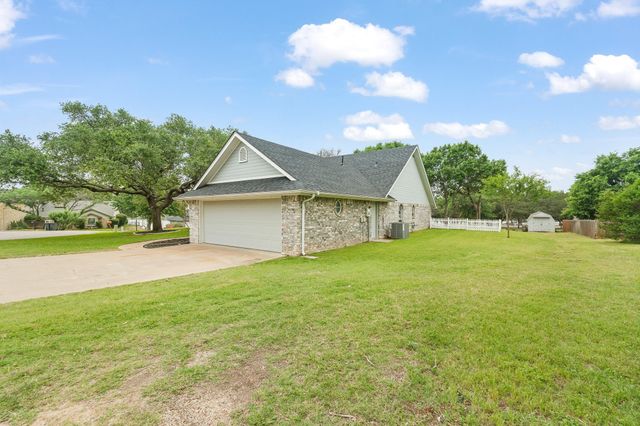 639 S Rough Creek Court, Granbury, TX 76048