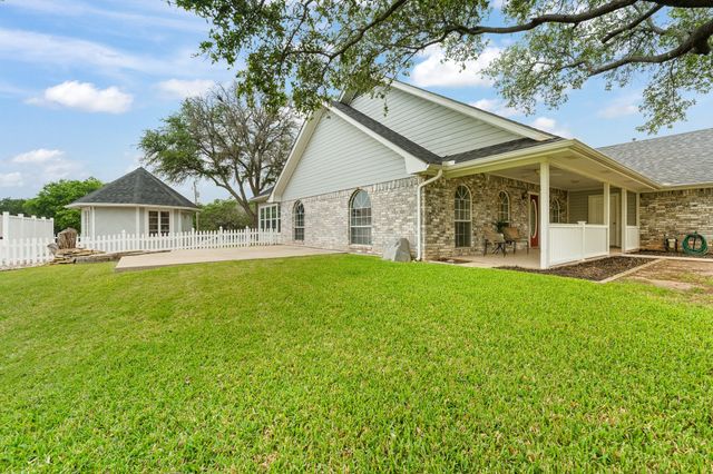639 S Rough Creek Court, Granbury, TX 76048