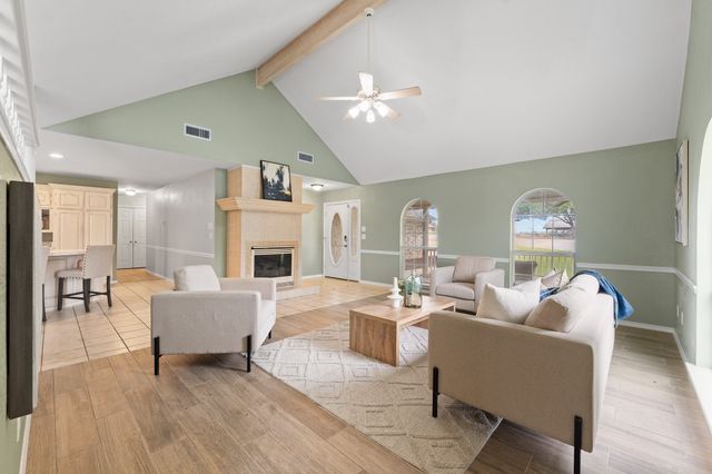 639 S Rough Creek Court, Granbury, TX 76048