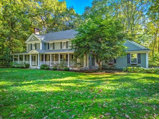 39 Pilgrim Drive, Bedford, NH 03110