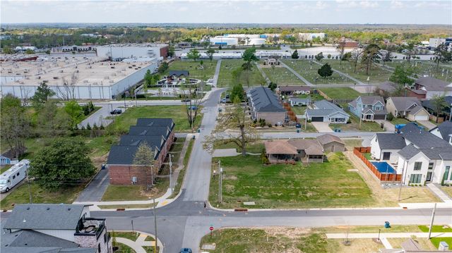 604 SW 5th Street, Bentonville, AR 72712