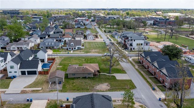 604 SW 5th Street, Bentonville, AR 72712