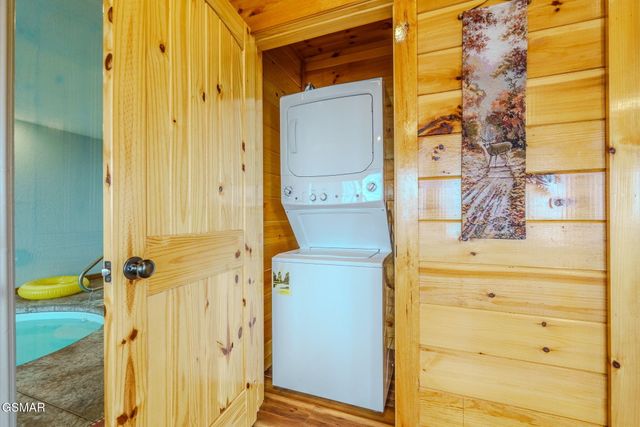 685 Shell Mountain Road, Sevierville, TN 37876