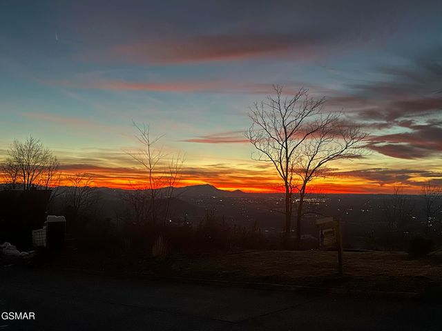 685 Shell Mountain Road, Sevierville, TN 37876