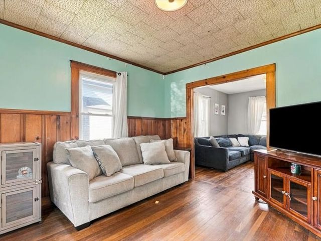 111 Packard St, Hudson, MA 01749