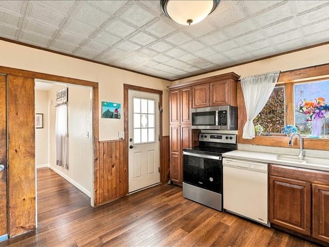 111 Packard St, Hudson, MA 01749