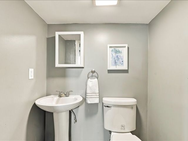 111 Packard St, Hudson, MA 01749