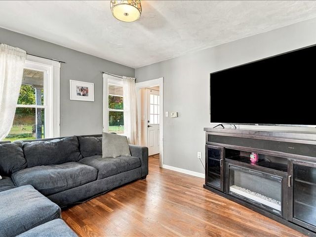 111 Packard St, Hudson, MA 01749