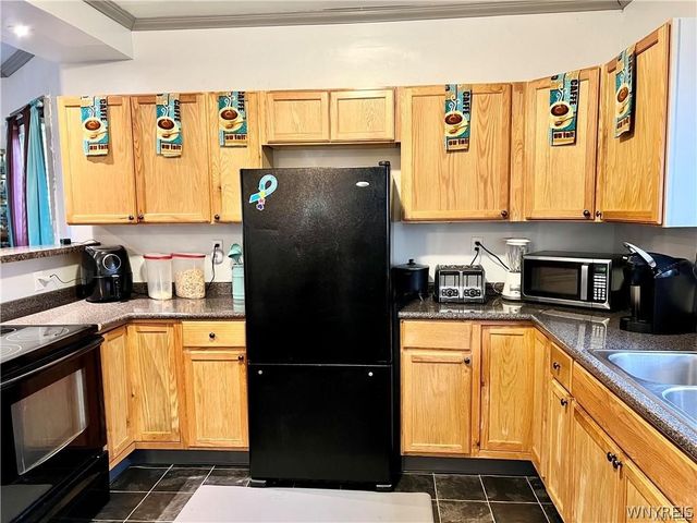 1129 Willow Avenue, Niagara Falls, NY 14305