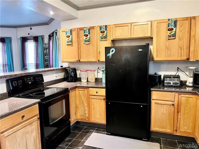 1129 Willow Avenue, Niagara Falls, NY 14305