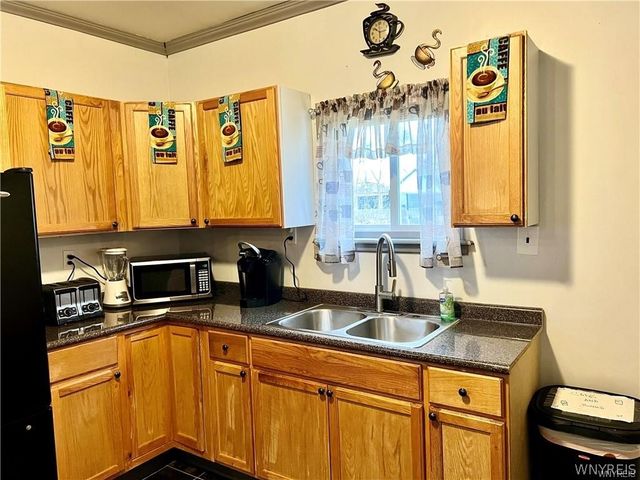 1129 Willow Avenue, Niagara Falls, NY 14305