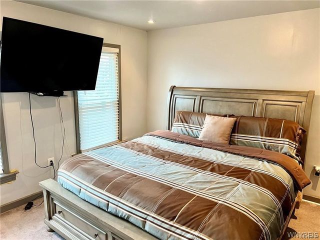 1129 Willow Avenue, Niagara Falls, NY 14305