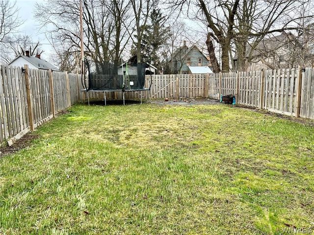 1129 Willow Avenue, Niagara Falls, NY 14305