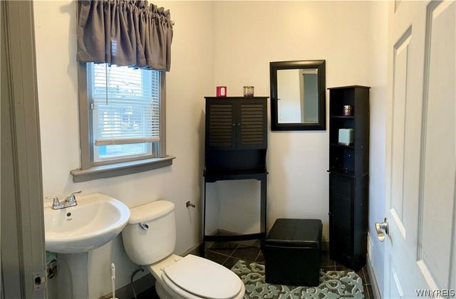 1129 Willow Avenue, Niagara Falls, NY 14305