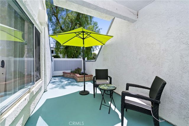 18515 Mayall D, Northridge, CA 91324