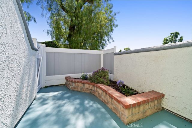 18515 Mayall D, Northridge, CA 91324