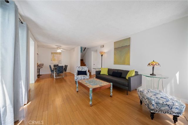 18515 Mayall D, Northridge, CA 91324