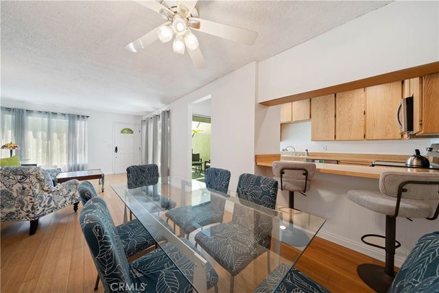 18515 Mayall D, Northridge, CA 91324