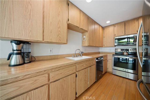 18515 Mayall D, Northridge, CA 91324