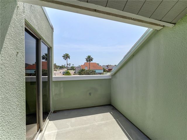14300 Aloha St 104, Corpus Christi, TX 78418