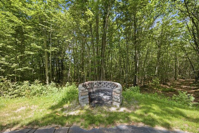 30 Canterbury Crossing, Northfield, NH 03276