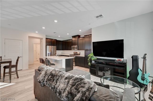 7336 North Decatur Boulevard 2, Las Vegas, NV 89131